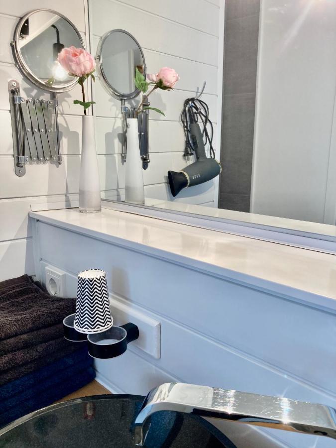 Living At Saarpartments - Adultsonly - Business & Holiday Homes With Kitchen For Long- And Short Term Stay, 3 Min To St Johanner Markt And Points Of Interest Sarrebruck Extérieur photo