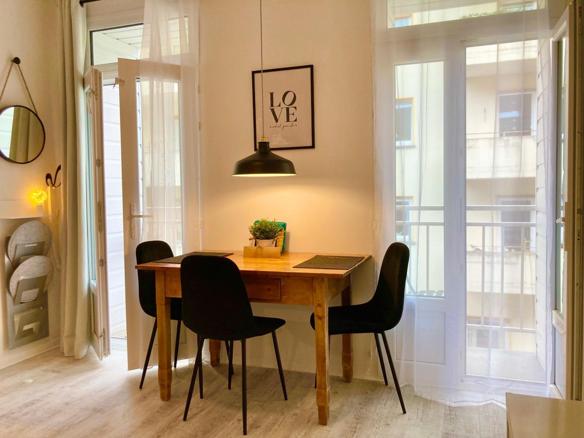 Living At Saarpartments - Adultsonly - Business & Holiday Homes With Kitchen For Long- And Short Term Stay, 3 Min To St Johanner Markt And Points Of Interest Sarrebruck Extérieur photo